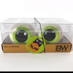 Halloween Salt and Pepper Eyeballs Shaker Set